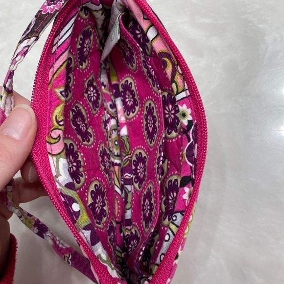 Vera Bradley Very Berry Wristlet Paisley Pink Wallet Clutch - Picture 9 of 12